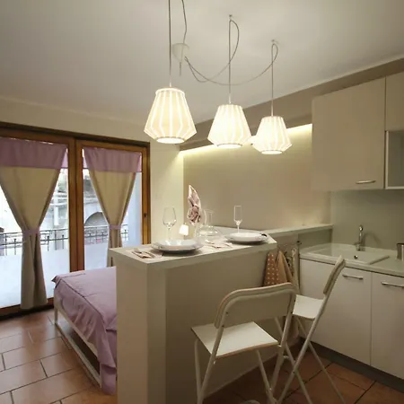 Cortile Aurora Bronte *