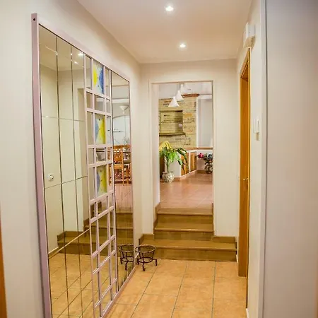 Cortile Aurora Bronte Appartement