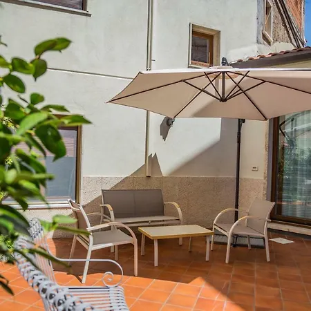 Cortile Aurora Bronte *